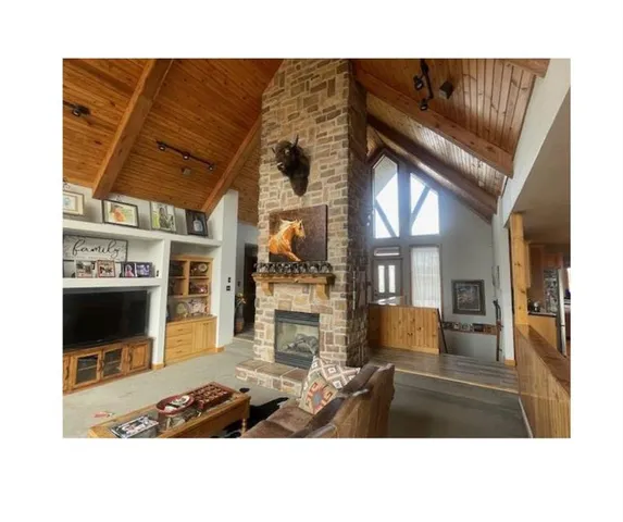 $3,500,000 | 7325 Southwest 93rd Street, Wakarusa, KS 66546