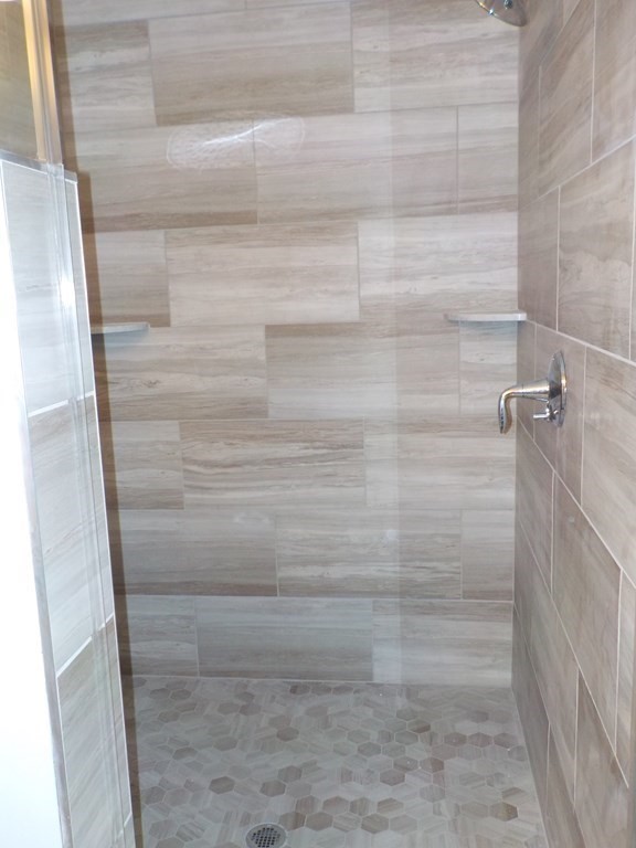 82 Sutton Street Uxbridge, MA 01569 - Photo 11 of 14