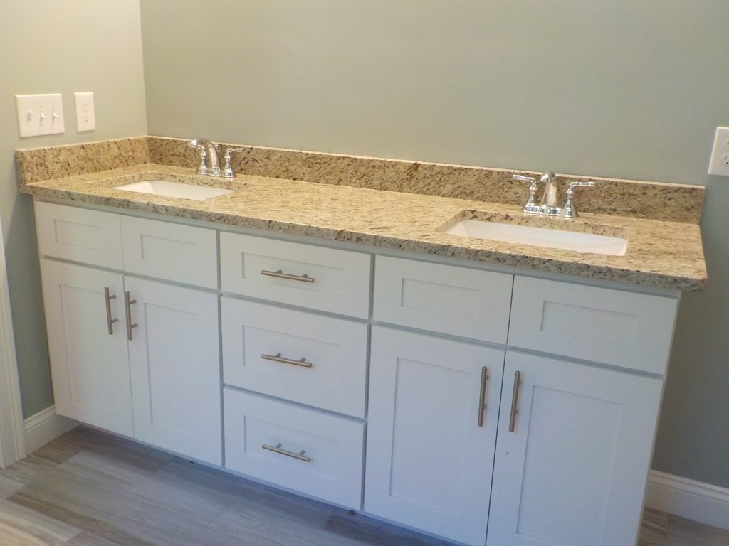 82 Sutton Street Uxbridge, MA 01569 - Photo 12 of 14