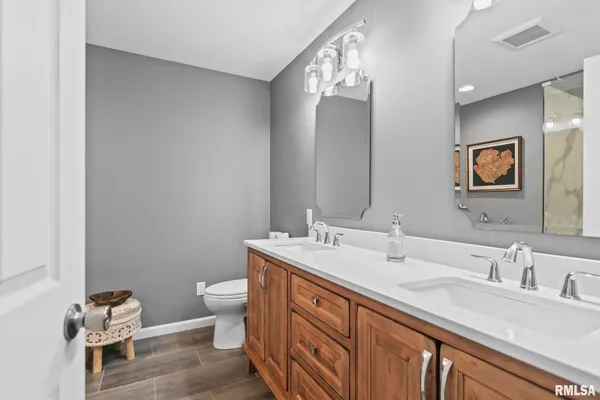 $415,000 | 2700 Dryden Drive, Springfield, IL 62711