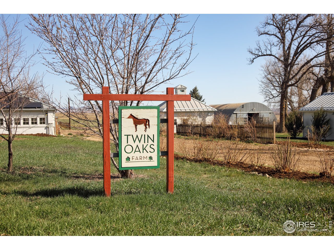 5629 Prospect Road Niwot, CO 80503 - Photo 25 of 40 a street sign on the side of the road