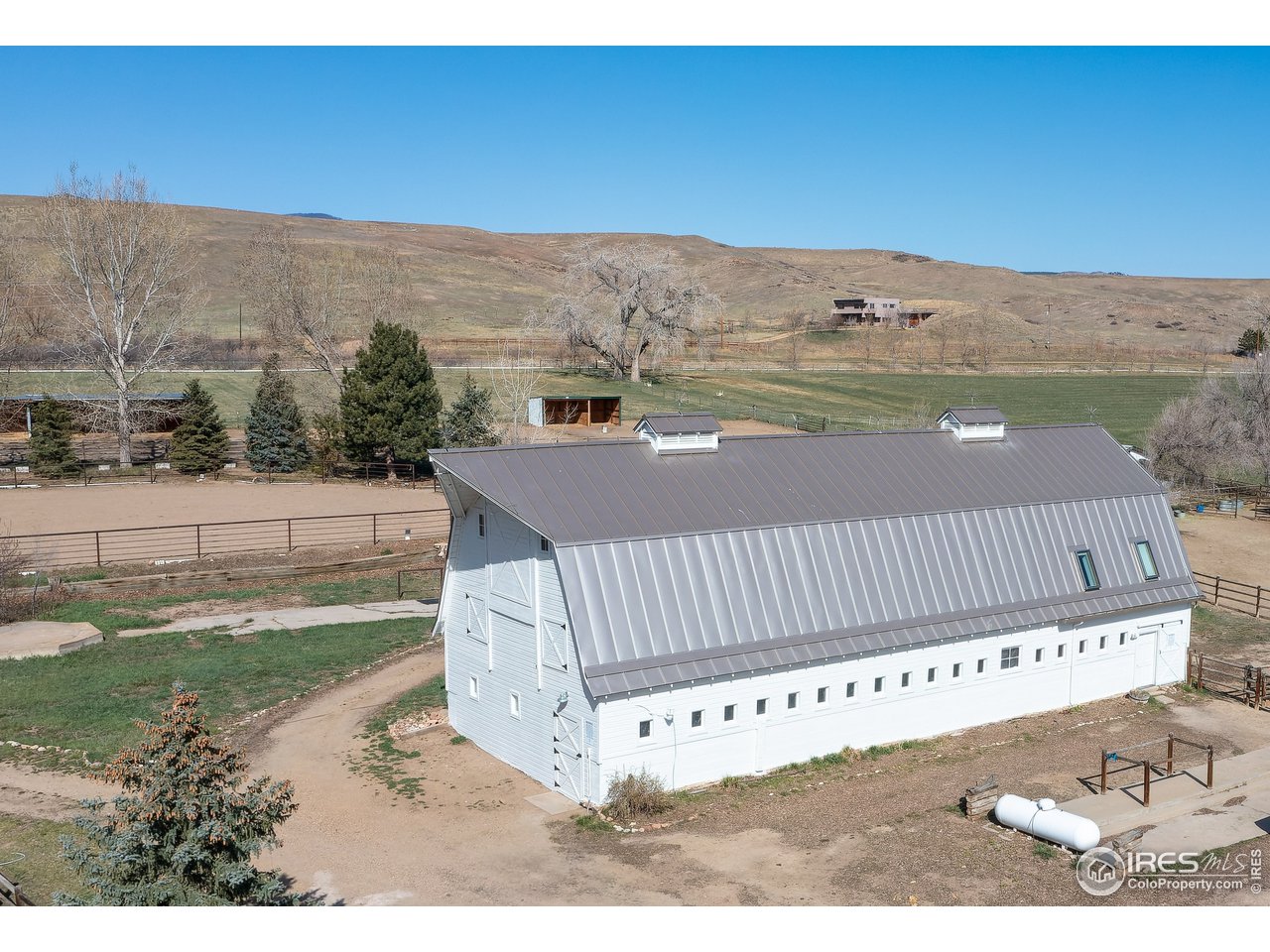 5629 Prospect Road Niwot, CO 80503 - Photo 32 of 40 a view of a terrace