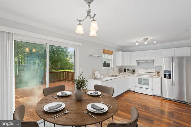 $2,849 | 207 Langdon Farm Circle, Unit 83, Odenton, MD 21113