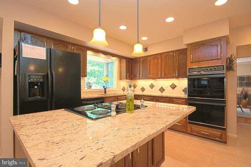 7945 Lobelia Lane Springfield, VA 22152 - Photo 2 of 17 Kitchen