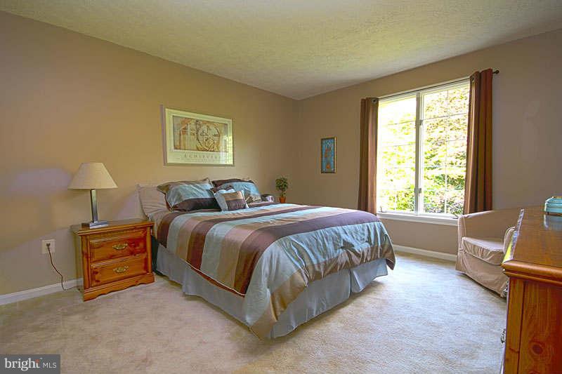 7945 Lobelia Lane Springfield, VA 22152 - Photo 11 of 17 guest bedroom
