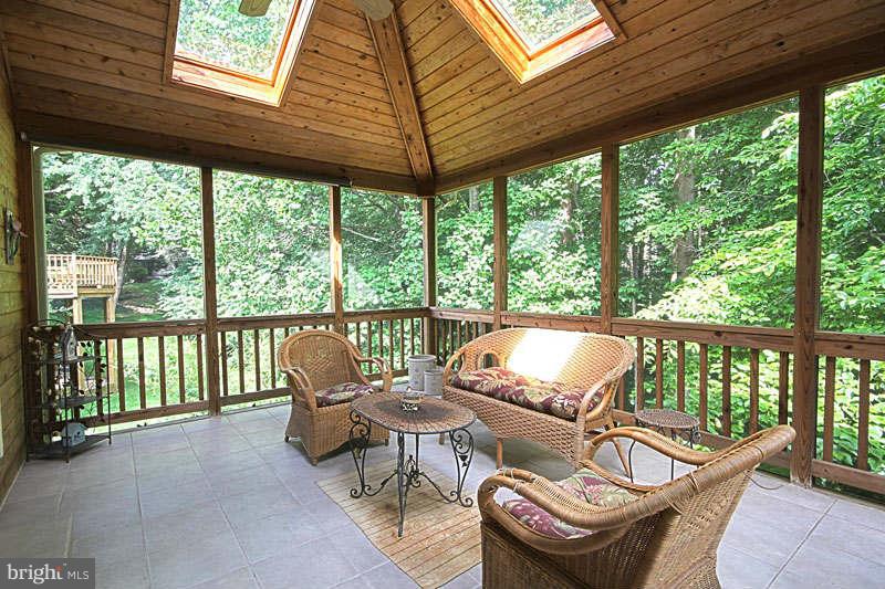7945 Lobelia Lane Springfield, VA 22152 - Photo 4 of 17 Back Porch