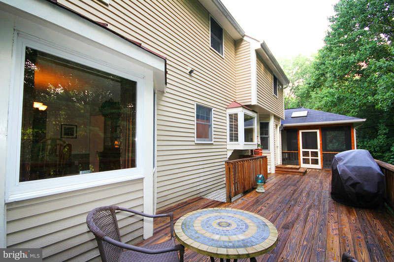 7945 Lobelia Lane Springfield, VA 22152 - Photo 5 of 17 back deck