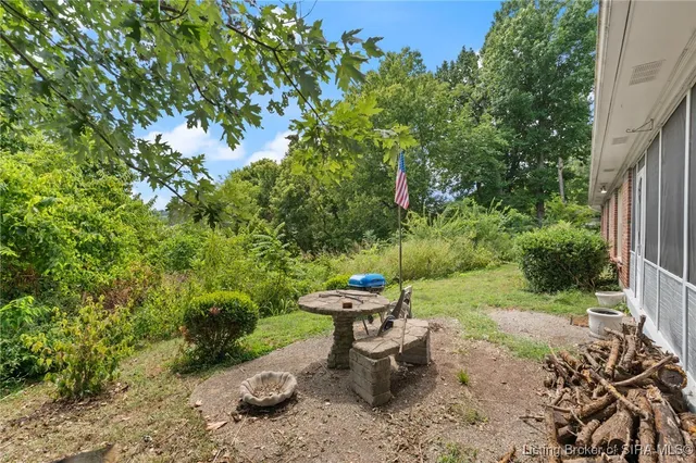 $359,900 | 3510 Utica Pike, Jeffersonville, IN 47130