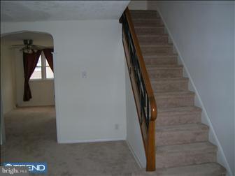 8025 Temple Road Philadelphia, PA 19150 - Photo 5 of 6 Living Room