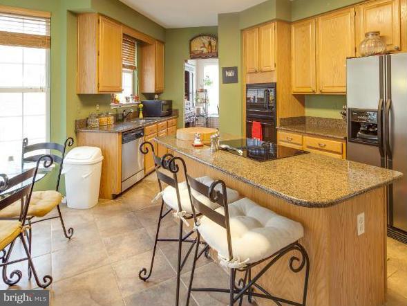 9467 Ridgeview Drive Columbia, MD 21046 - Photo 3 of 15 Kitchen