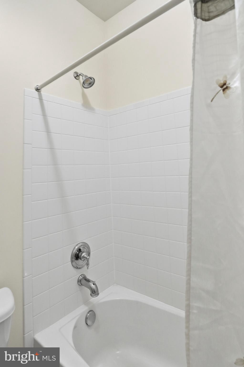 4109 Winterhazel Road, Unit 4109 Baltimore, MD 21208 - Photo 30 of 46 Full Bathroom with Tub/Shower Combo