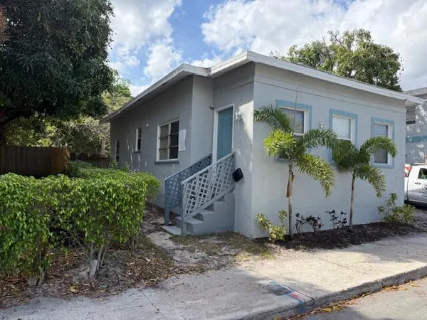$2,000 | 1909 Division Avenue, West Palm Beach, FL 33407