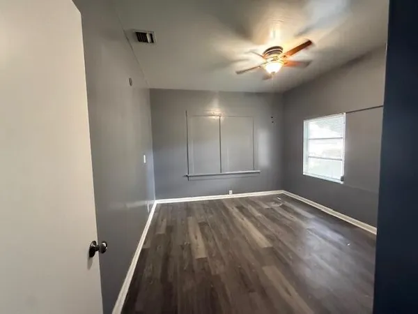 $2,000 | 1909 Division Avenue, West Palm Beach, FL 33407