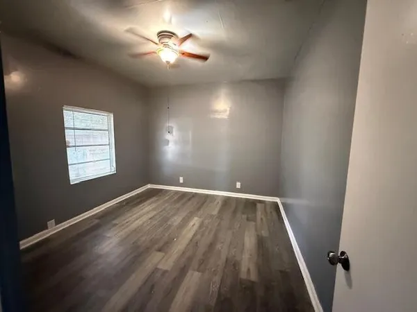 $2,000 | 1909 Division Avenue, West Palm Beach, FL 33407