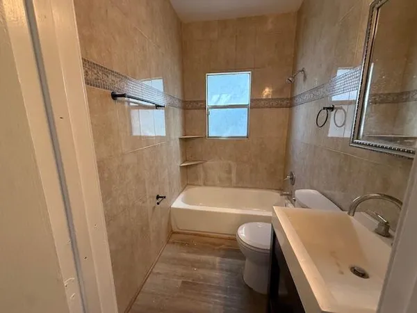 $2,000 | 1909 Division Avenue, West Palm Beach, FL 33407