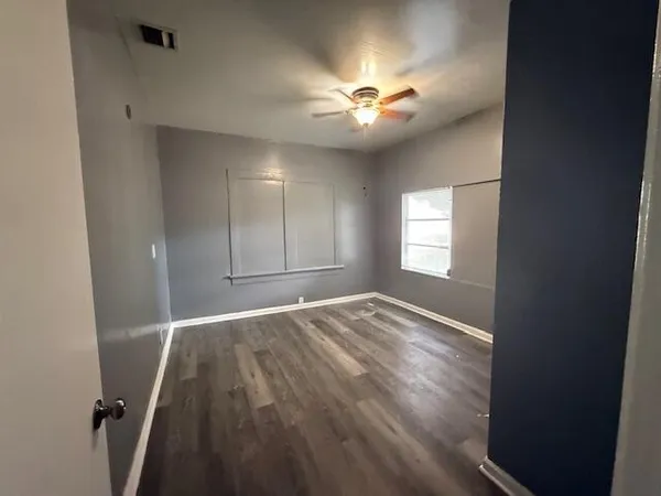 $2,000 | 1909 Division Avenue, West Palm Beach, FL 33407