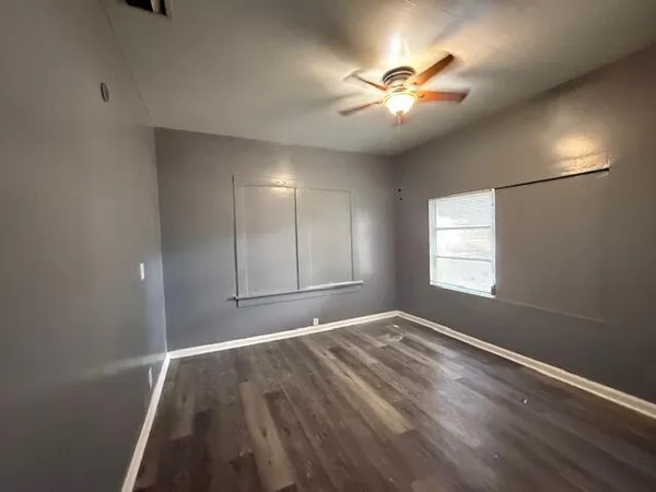 $2,000 | 1909 Division Avenue, West Palm Beach, FL 33407