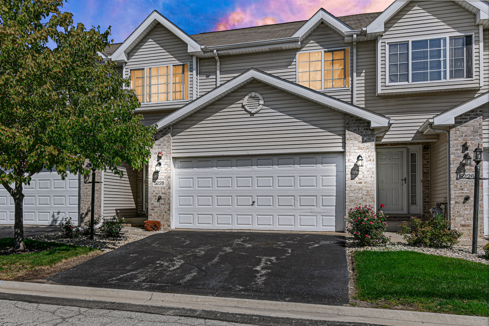 5228 Southwick Court Matteson, IL 60443 - Photo 2 of 16