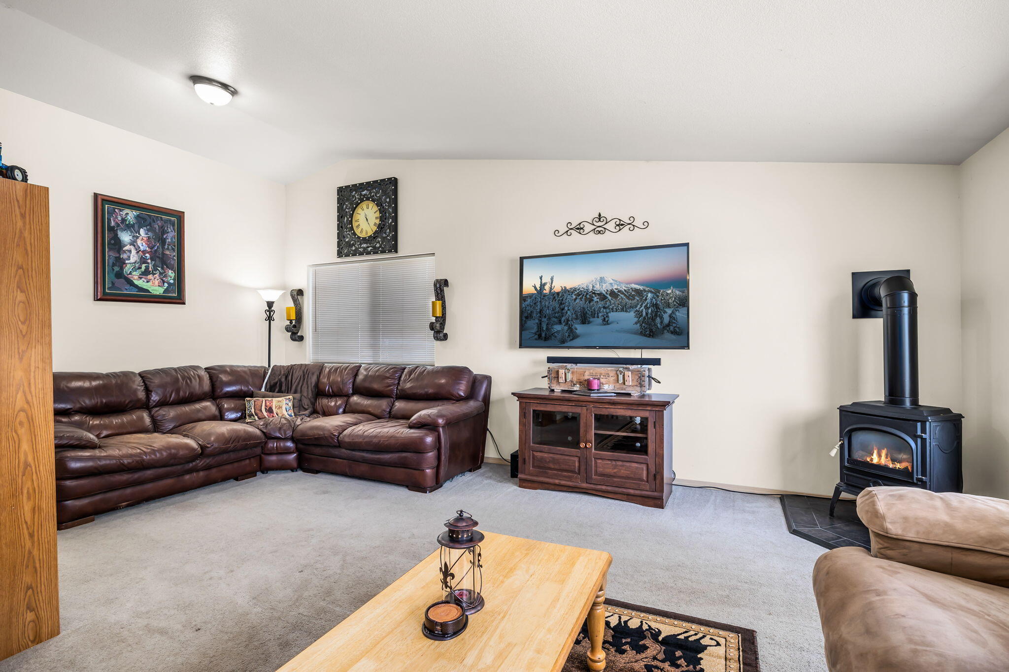 3902 Rimrock Acres Loop Prineville, OR 97754 - Photo 12 of 38 2022_07_12_3902_rimrock_acres_loop-44