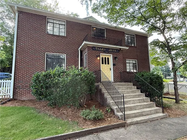 $1,030 | 711 West 1st Street, Unit B, Winston-Salem, NC 27101