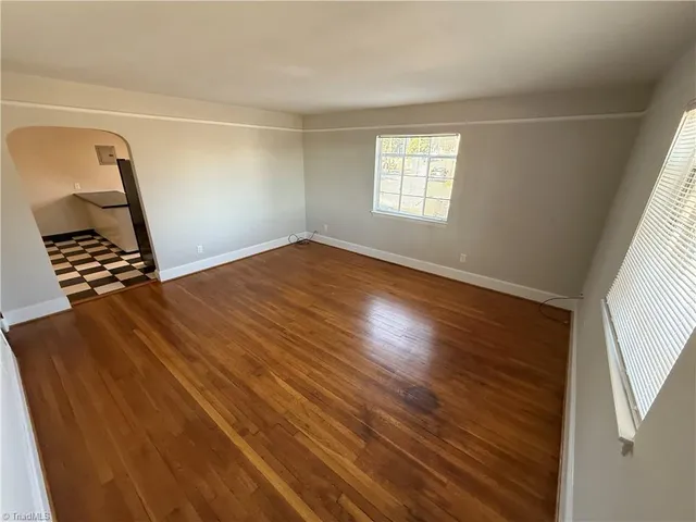 $1,030 | 711 West 1st Street, Unit B, Winston-Salem, NC 27101