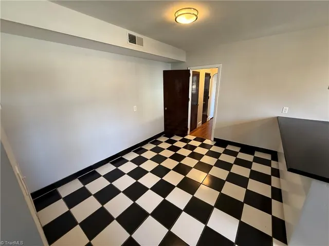 $1,030 | 711 West 1st Street, Unit B, Winston-Salem, NC 27101