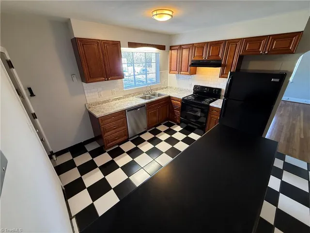 $1,030 | 711 West 1st Street, Unit B, Winston-Salem, NC 27101