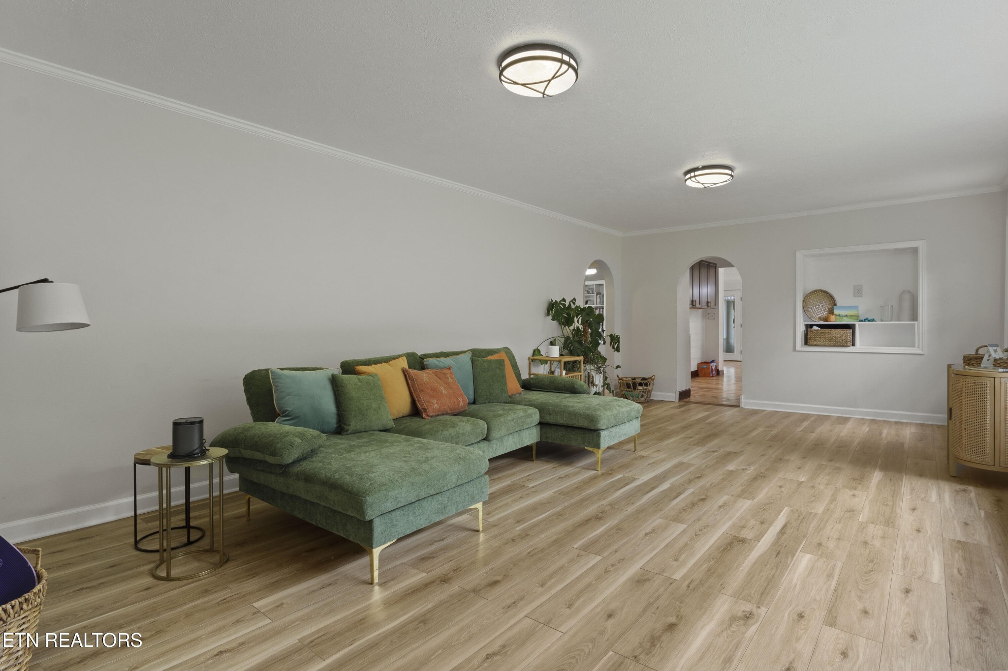 99 Reservoir Road Norris, TN 37828 - Photo 5 of 47 a living room with furniture and a wooden floor