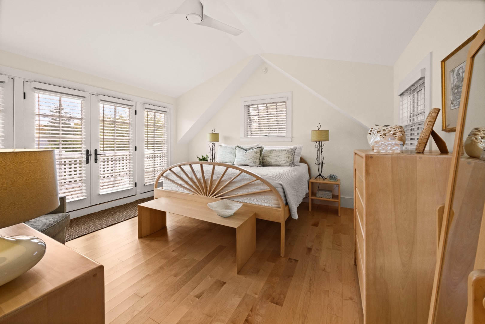 10 Tilton Way Edgartown, MA 02539 - Photo 18 of 37 a living room with furniture and a large window