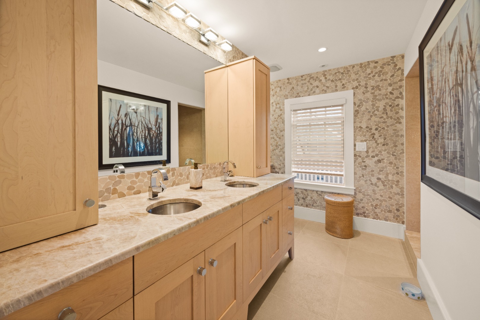 10 Tilton Way Edgartown, MA 02539 - Photo 22 of 37 a bathroom with a double vanity sink a mirror and a bathtub
