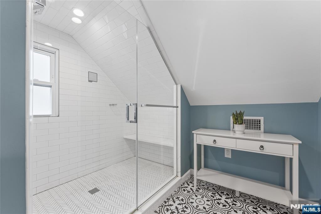 25 Fair Hill Road Clifton, NJ 07013 - Photo 17 of 28