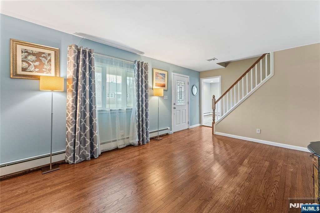 25 Fair Hill Road Clifton, NJ 07013 - Photo 5 of 28