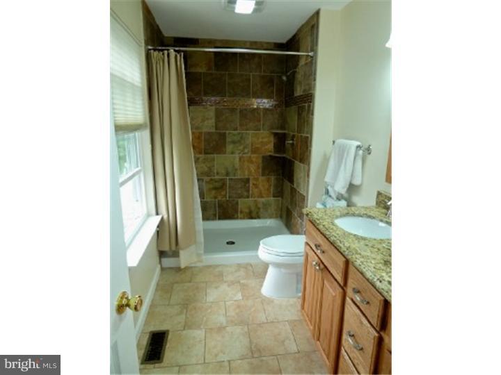2 Withams Road Newark, DE 19711 - Photo 16 of 25 Bathroom