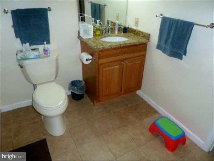 2 Withams Road Newark, DE 19711 - Photo 18 of 25 Bathroom