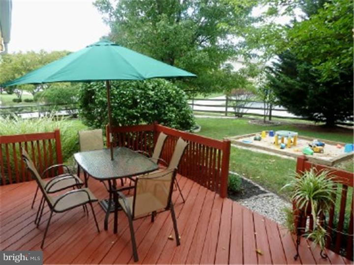 2 Withams Road Newark, DE 19711 - Photo 19 of 25 Deck