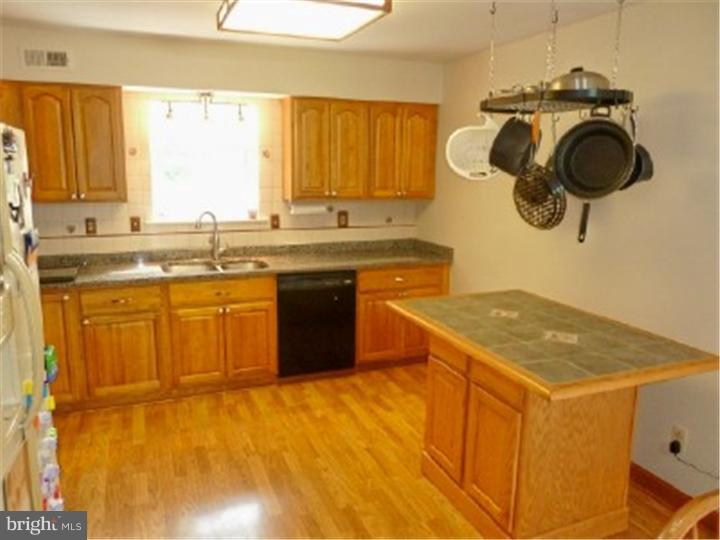 2 Withams Road Newark, DE 19711 - Photo 3 of 25 Kitchen