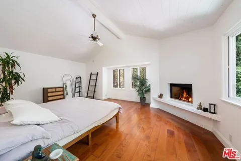 $1,995,000 | 22760 Chamera Lane, Topanga, CA 90290