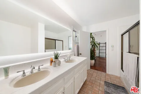 $1,995,000 | 22760 Chamera Lane, Topanga, CA 90290