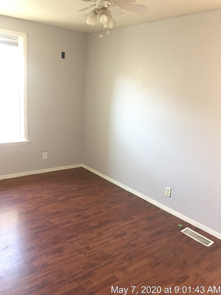 956 Mill Sumner, MI 48889 - Photo 16 of 26 1874334-15.JPG