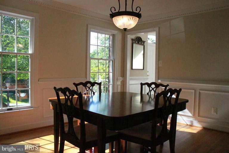 1503 Stuart Road Reston, VA 20194 - Photo 12 of 30 Interior (General)
