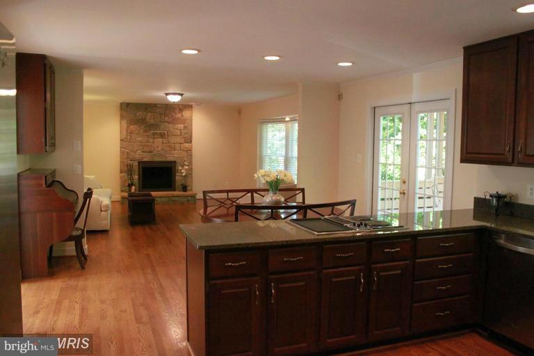 1503 Stuart Road Reston, VA 20194 - Photo 13 of 30 Interior (General)