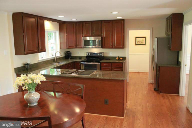 1503 Stuart Road Reston, VA 20194 - Photo 14 of 30 Interior (General)