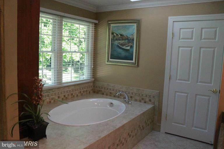 1503 Stuart Road Reston, VA 20194 - Photo 18 of 30 Interior (General)
