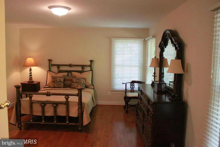 1503 Stuart Road Reston, VA 20194 - Photo 20 of 30 Interior (General)