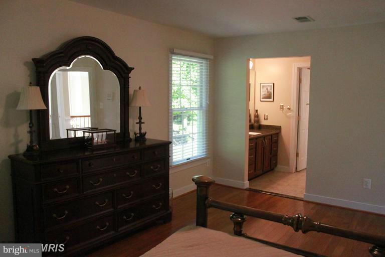 1503 Stuart Road Reston, VA 20194 - Photo 21 of 30 Interior (General)