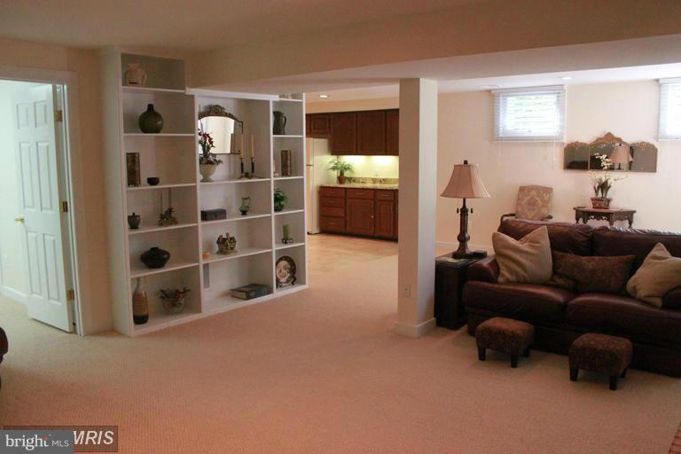 1503 Stuart Road Reston, VA 20194 - Photo 28 of 30 Interior (General)