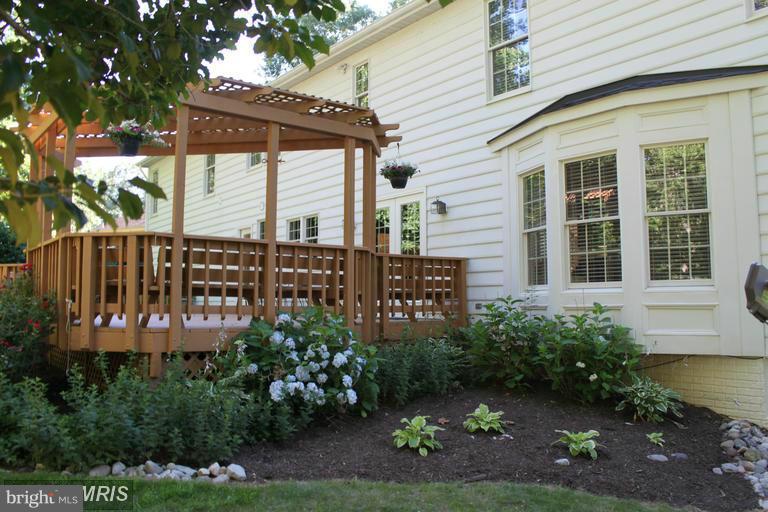 1503 Stuart Road Reston, VA 20194 - Photo 7 of 30 Exterior (General)