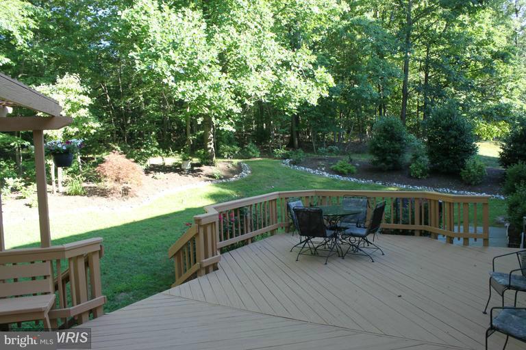 1503 Stuart Road Reston, VA 20194 - Photo 8 of 30 Exterior (General)