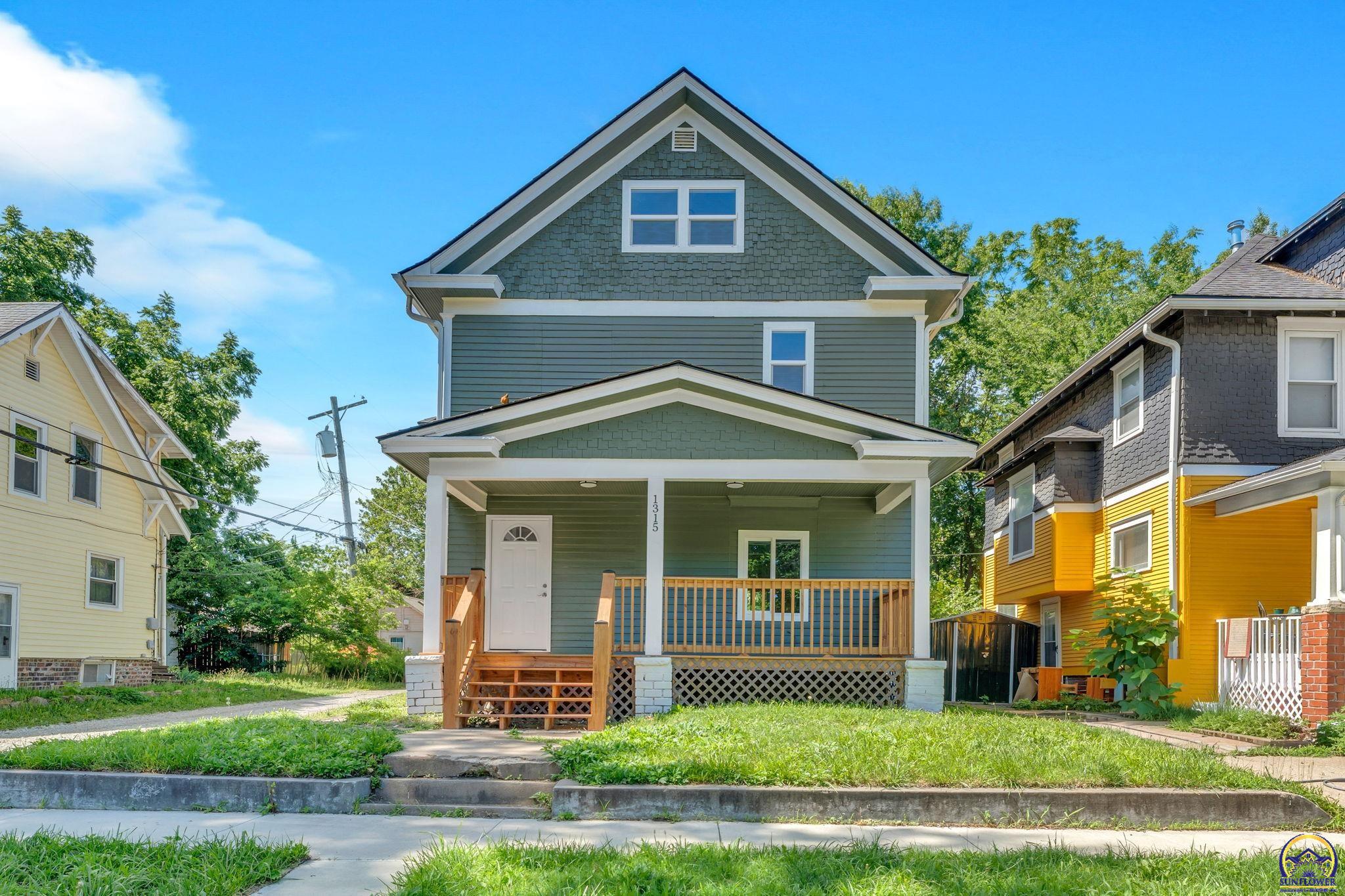 1315 Southwest 11th Street Topeka, KS 66604 - Photo 2 of 34
