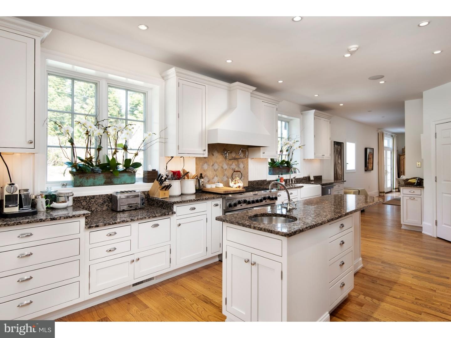 324 Chamounix Road Wayne, PA 19087 - Photo 8 of 25 Kitchen